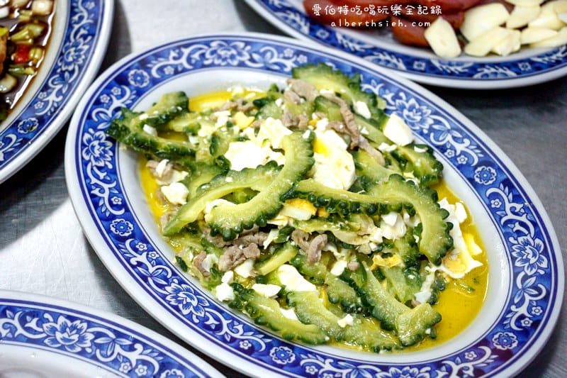 台北大同．延三夜市：阿美古早味（使用炭火炒菜的美味小吃）