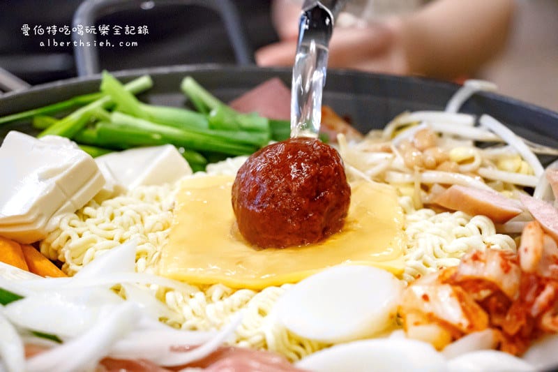 桃園區.OMAYA春川炒雞部隊鍋銅盤烤肉(工地風的平價韓國料理) - 第28張圖 桃園區.OMAYA春川炒雞部隊鍋銅盤烤肉(工地風的平價韓國料理)