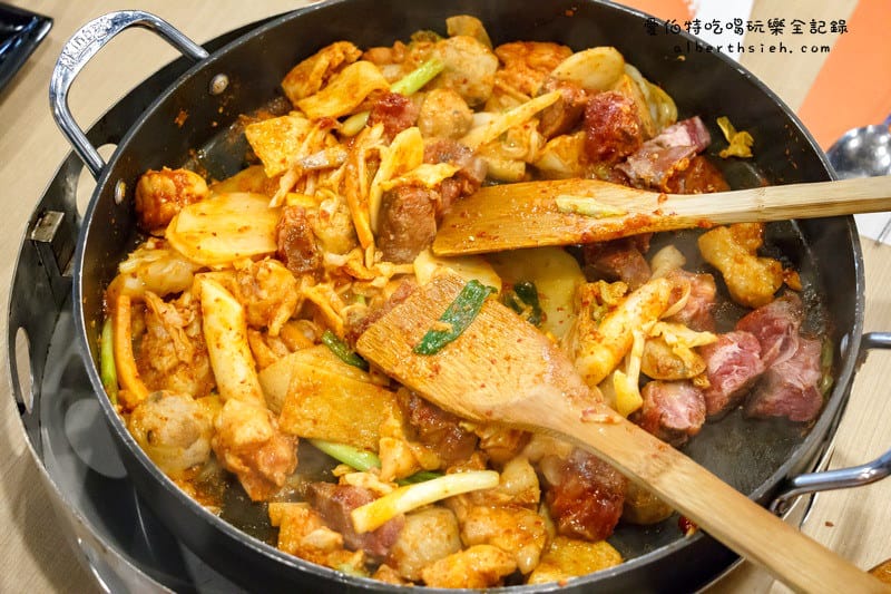 桃園區.OMAYA春川炒雞部隊鍋銅盤烤肉(工地風的平價韓國料理) - 第14張圖 桃園區.OMAYA春川炒雞部隊鍋銅盤烤肉(工地風的平價韓國料理)