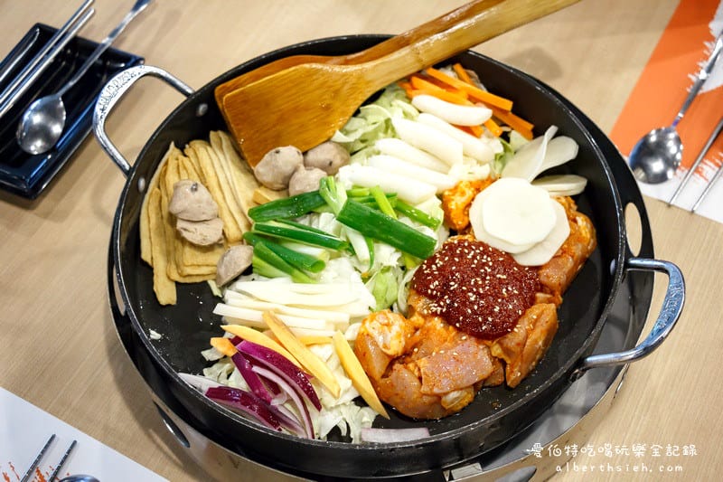 桃園區.OMAYA春川炒雞部隊鍋銅盤烤肉(工地風的平價韓國料理) - 第9張圖 桃園區.OMAYA春川炒雞部隊鍋銅盤烤肉(工地風的平價韓國料理)