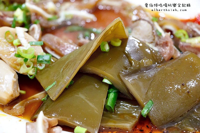 巧合珍紅燒牛肉麵．桃園龜山美食（特製滷味還不錯吃）