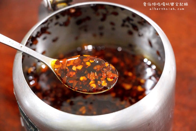 巧合珍紅燒牛肉麵．桃園龜山美食（特製滷味還不錯吃）