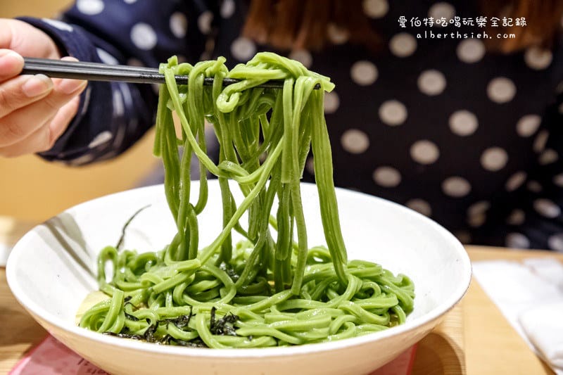 新北市林口．三井Outlet：nana’s green tea（抹茶界的星巴克）