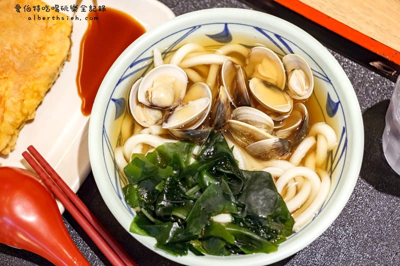 丸龜製麵．桃園新光三越美食（烏龍麵條Q彈滑順好吃）