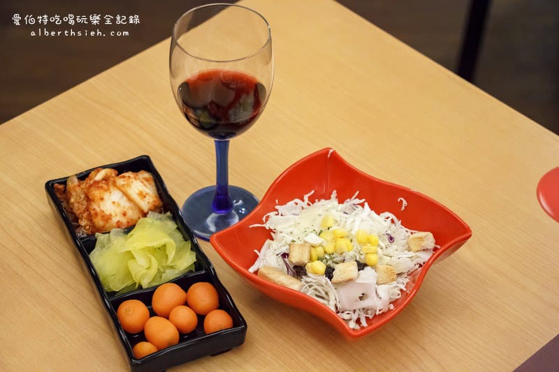 吼牛排．桃園中壢美食（好吃又好玩的岩燒牛排）