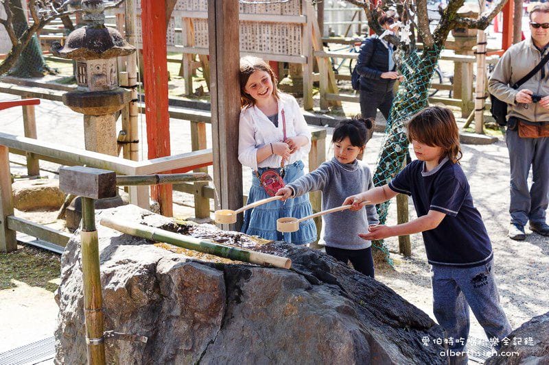冰室神社．奈良必去景點（美麗的大枝垂櫻之櫻花瀑布）