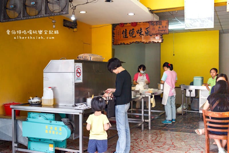 暢春園水煎包．桃園美食（外皮酥內餡為清脆清淡的高麗菜）