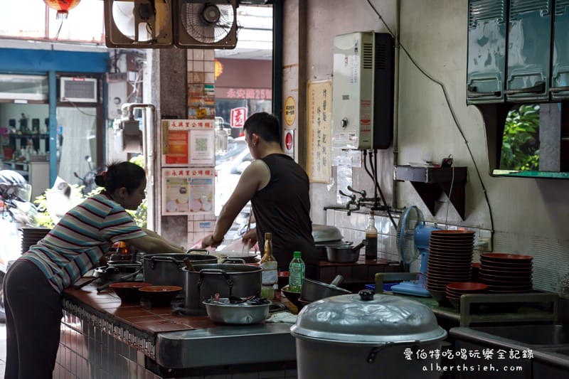 四川味牛肉麵.桃園區美食(隱藏於巷內超過60年的好味道) - 第4張圖 四川味牛肉麵.桃園區美食(隱藏於巷內超過60年的好味道)