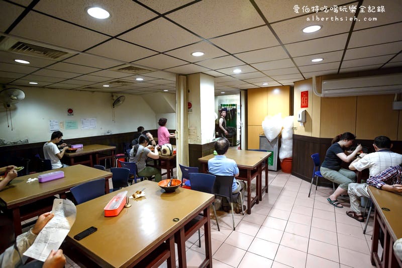 四川味牛肉麵.桃園區美食(隱藏於巷內超過60年的好味道) - 第6張圖 四川味牛肉麵.桃園區美食(隱藏於巷內超過60年的好味道)