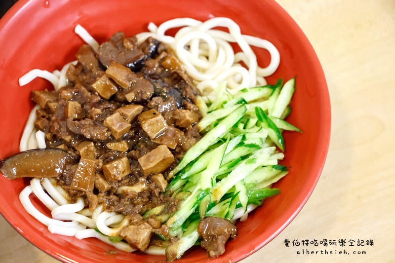 台北中山．福大蒸餃館（餛飩超大顆的知名巷弄美食）