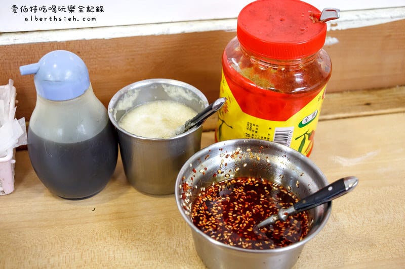 台北中山．福大蒸餃館（餛飩超大顆的知名巷弄美食）