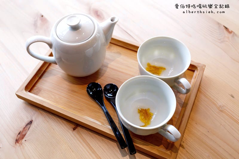 宜蘭礁溪．里海Cafe（可以享受到海味的鮮美，又有咖啡廳的舒適與輕鬆）