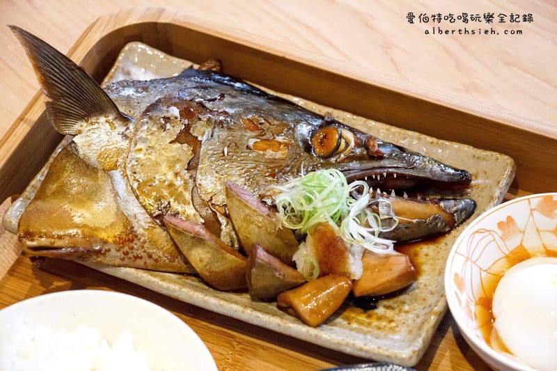 宜蘭礁溪．里海Cafe（可以享受到海味的鮮美，又有咖啡廳的舒適與輕鬆）