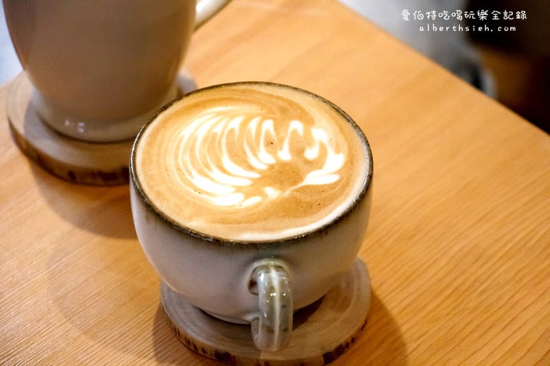 宜蘭礁溪．里海Cafe（可以享受到海味的鮮美，又有咖啡廳的舒適與輕鬆）