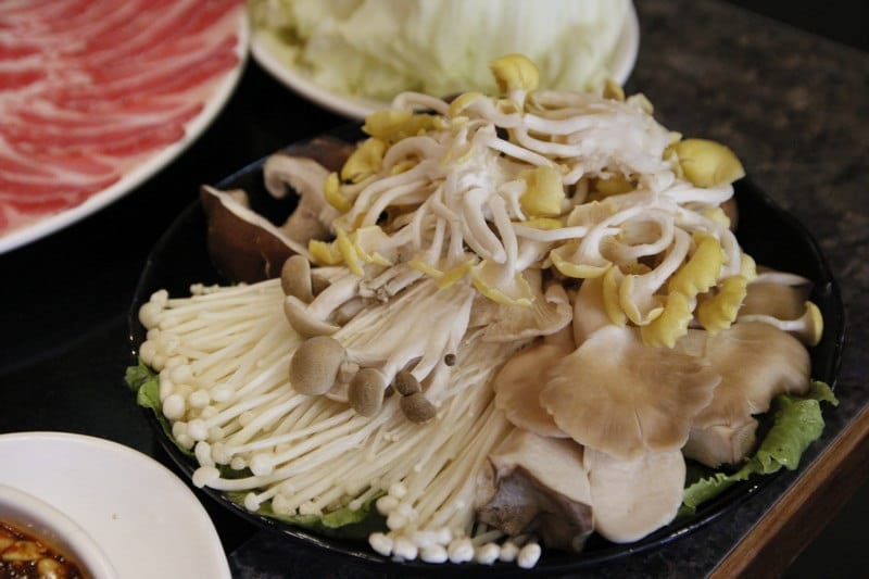 老四川巴蜀麻辣燙．桃園麻辣火鍋（嗜辣者的一定喜歡的麻辣湯頭）