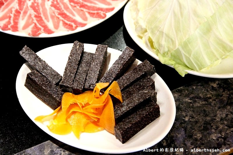 老四川巴蜀麻辣燙．桃園麻辣火鍋（嗜辣者的一定喜歡的麻辣湯頭）