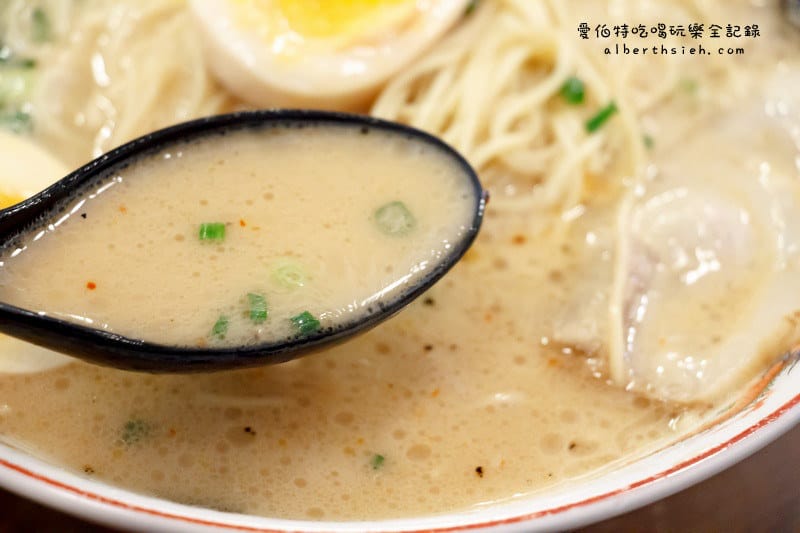 暖慕拉麵．沖繩自駕自由行（湯頭還不錯，但豚骨味有點過重）