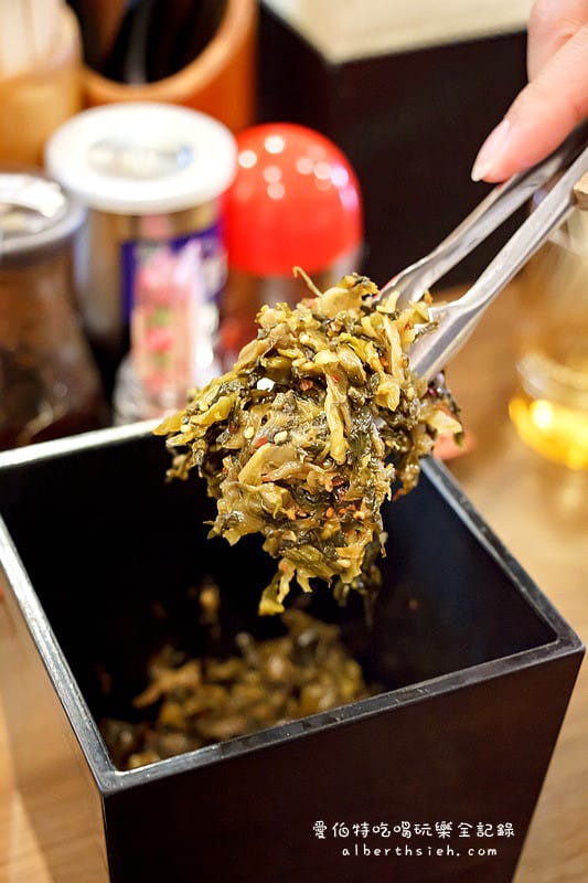 暖慕拉麵．沖繩自駕自由行（湯頭還不錯，但豚骨味有點過重）