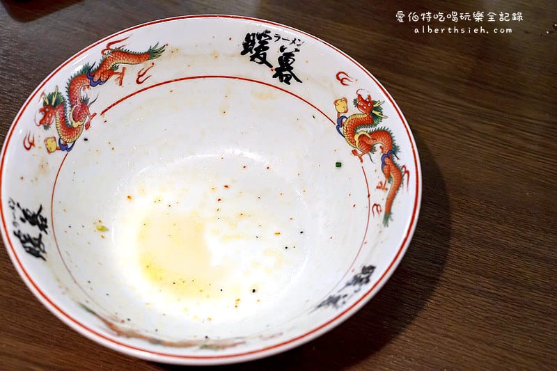 暖慕拉麵．沖繩自駕自由行（湯頭還不錯，但豚骨味有點過重）