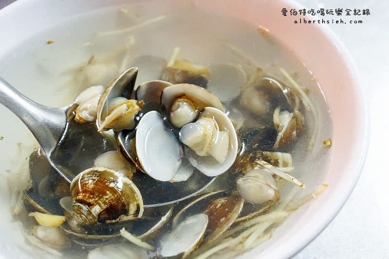 北港炒羊肉．桃園龜山美食（這是吃羊肉配米飯嗎？）