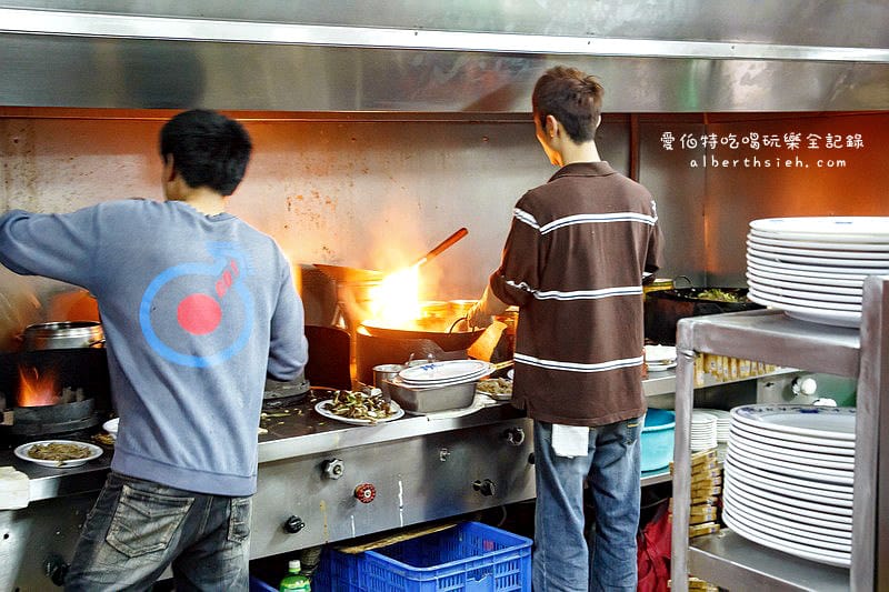 北港炒羊肉．桃園龜山美食（這是吃羊肉配米飯嗎？）