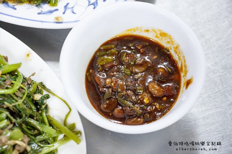北港炒羊肉．桃園龜山美食（這是吃羊肉配米飯嗎？）