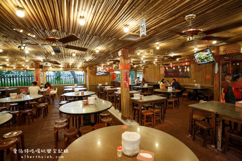 宜蘭礁溪．甕窯雞（味道酥香但是有點偏油鹹）