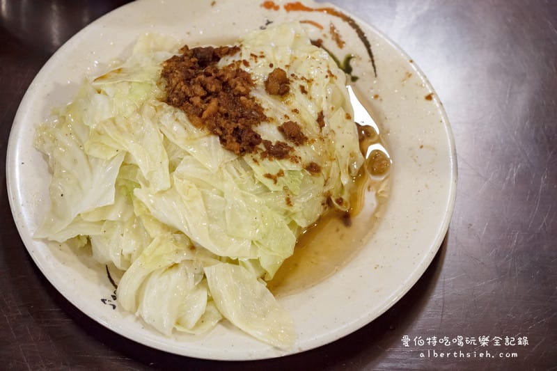 宜蘭礁溪．甕窯雞（味道酥香但是有點偏油鹹）