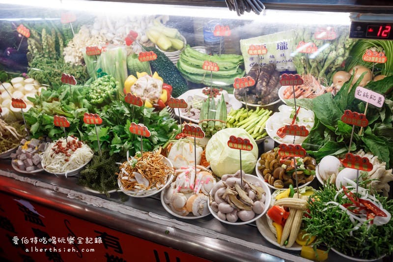 宜蘭礁溪．甕窯雞（味道酥香但是有點偏油鹹）