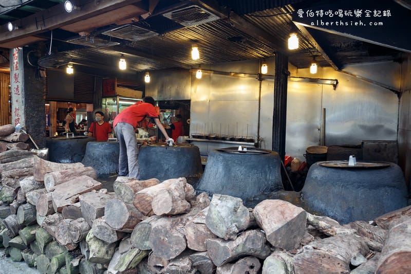 宜蘭礁溪．甕窯雞（味道酥香但是有點偏油鹹）