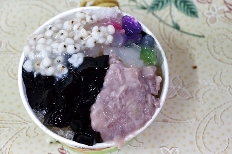 桃園區．古早味黑糖冰（配料超豐盛的黑糖桂花釀冰）