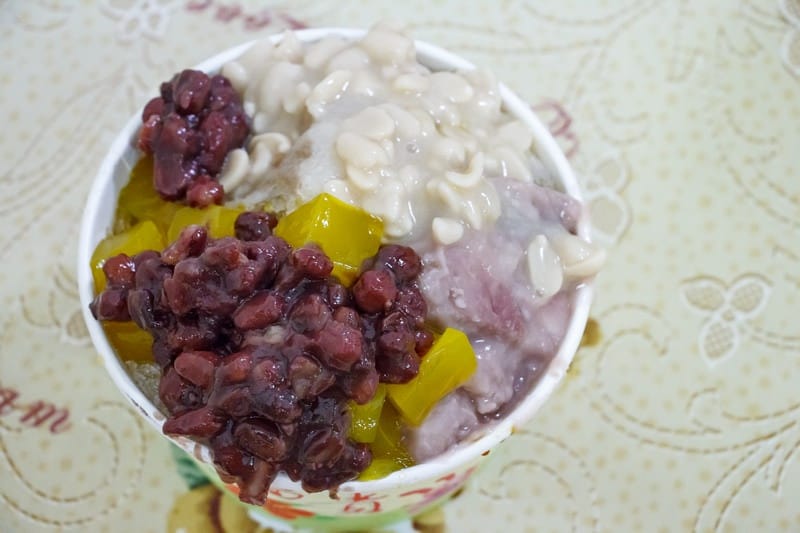 桃園區．古早味黑糖冰（配料超豐盛的黑糖桂花釀冰）