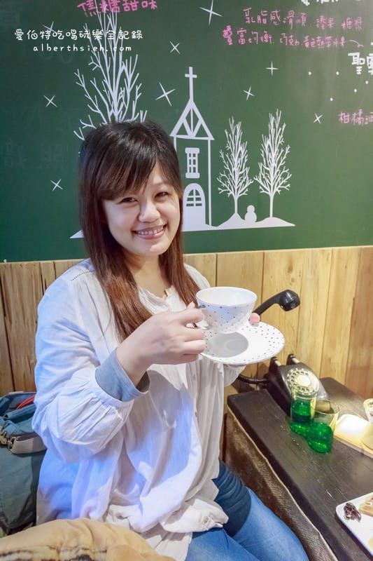 虎咖啡．宜蘭下午茶（隱藏在巷弄間的自家烘培，咖啡跟比利時鬆餅都很優）