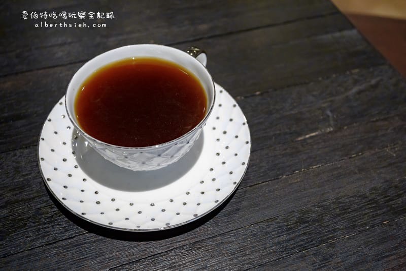 虎咖啡．宜蘭下午茶（隱藏在巷弄間的自家烘培，咖啡跟比利時鬆餅都很優）