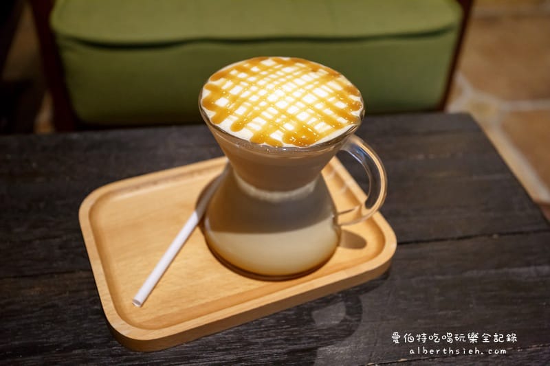 虎咖啡．宜蘭下午茶（隱藏在巷弄間的自家烘培，咖啡跟比利時鬆餅都很優）
