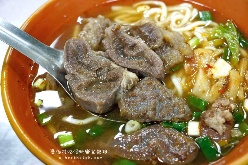 水餃大王．桃園大溪美食（酸辣湯便宜大碗味道好）