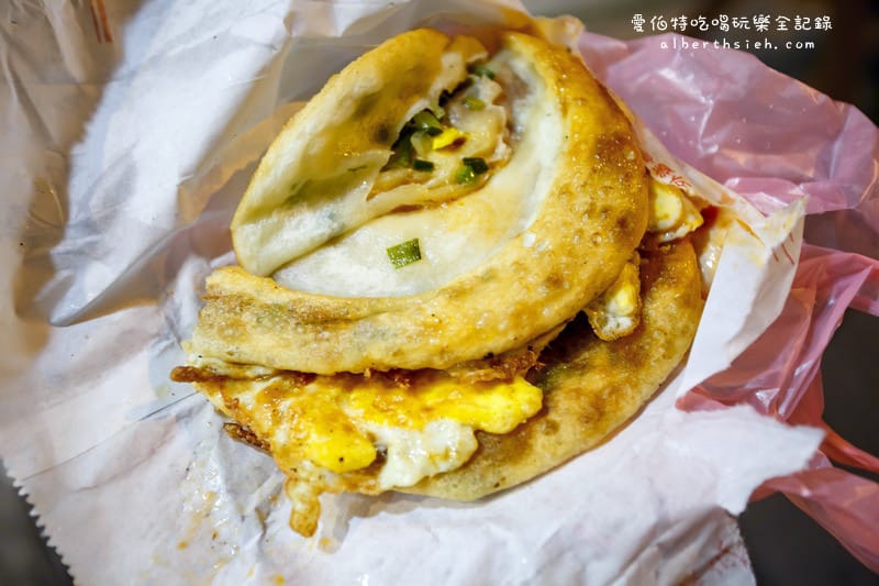 宜蘭市．東門夜市必吃美食（梁大胖碳烤、彭蔥油餅、美茶坊、龍鳳腿、善美燒仙草八寶冰）