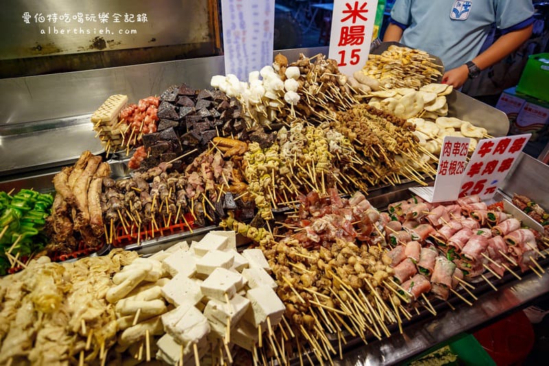 宜蘭市．東門夜市必吃美食（梁大胖碳烤、彭蔥油餅、美茶坊、龍鳳腿、善美燒仙草八寶冰）