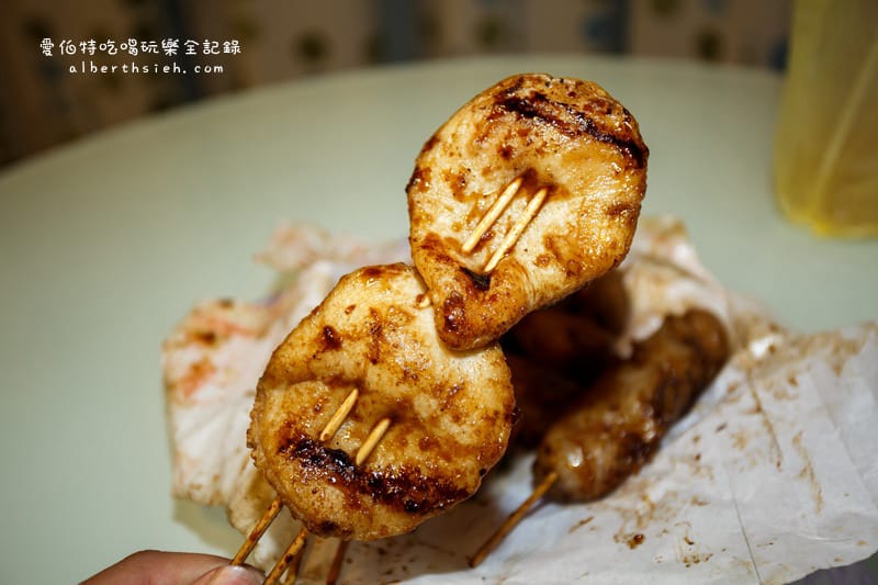 宜蘭市．東門夜市必吃美食（梁大胖碳烤、彭蔥油餅、美茶坊、龍鳳腿、善美燒仙草八寶冰）