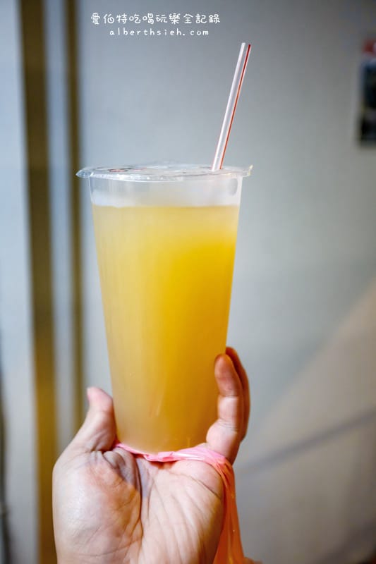 宜蘭市．東門夜市必吃美食（梁大胖碳烤、彭蔥油餅、美茶坊、龍鳳腿、善美燒仙草八寶冰）