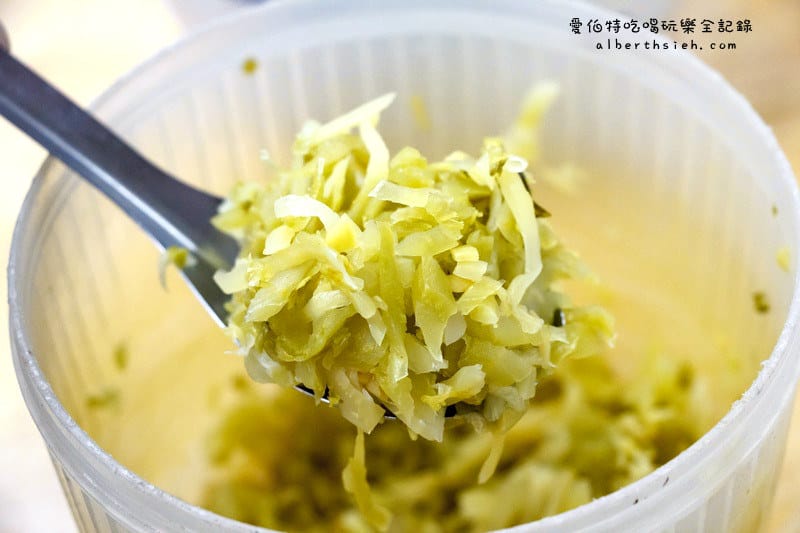 老袁牛肉麵．桃園區美食（火車站前在地五十年老麵店）