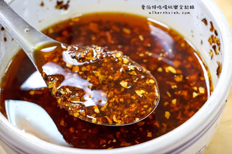 老袁牛肉麵．桃園區美食（火車站前在地五十年老麵店）