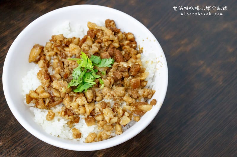 新竹東區．東門文昌雞肉（油油亮亮的台灣味海南雞飯）
