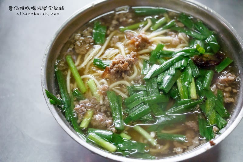 鐵皮屋米粉湯．桃園美食（大有路上的銅板美食小吃）