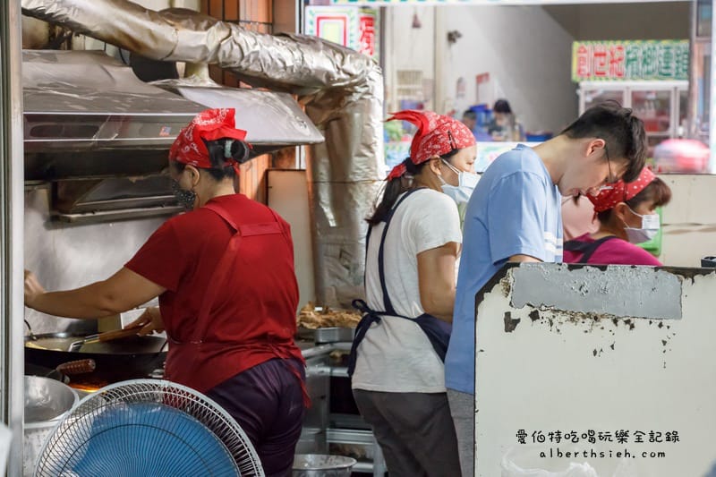 巧口快餐店．桃園龜山美食（知名排隊便當店主餐跟配菜都好吃）