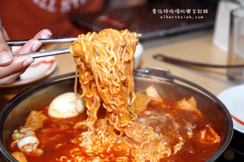 台北統一時代美食．Tigertopoki泰一格韓國年糕火鍋（李光洙代言紫菜包飯超美味）