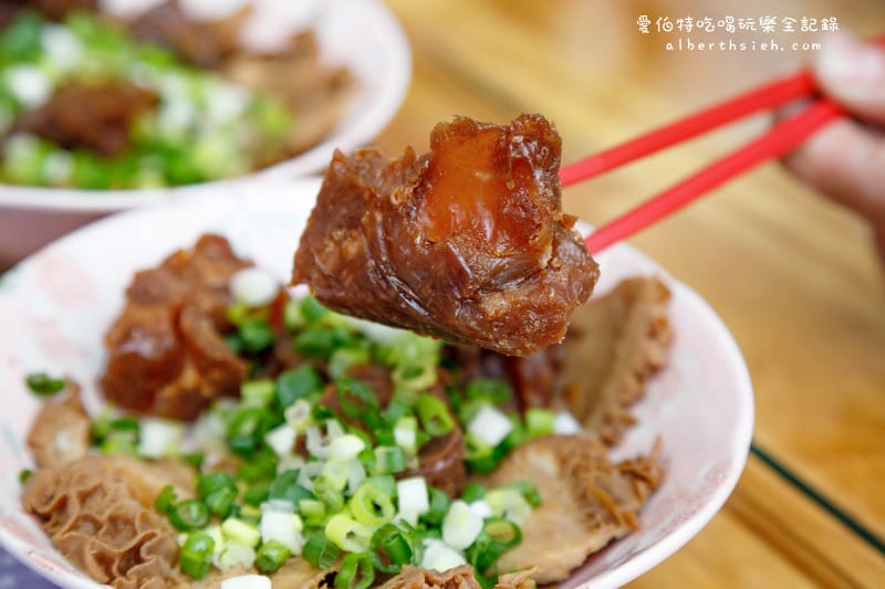 中壢SOGO美食．依賴手作麵館（超特別PRIME頂級的X.O川燙牛肉麵）