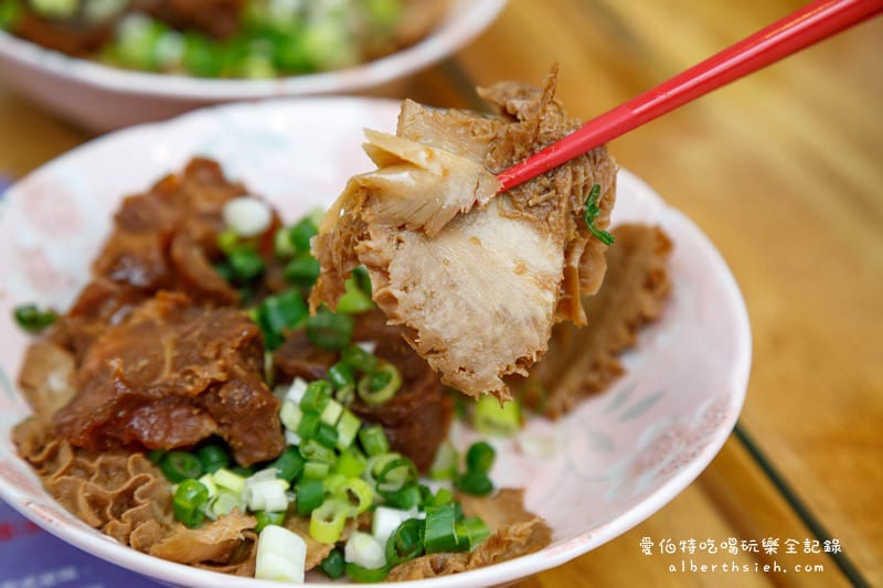 中壢SOGO美食．依賴手作麵館（超特別PRIME頂級的X.O川燙牛肉麵）