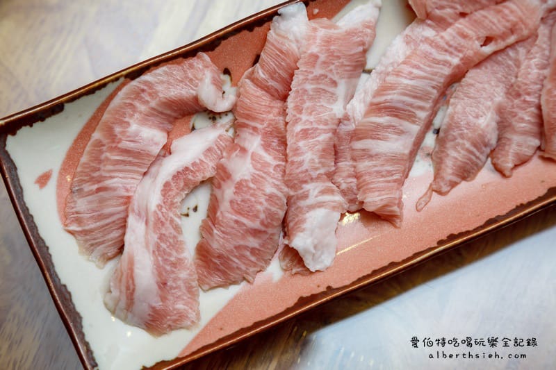 中壢SOGO美食．依賴手作麵館（超特別PRIME頂級的X.O川燙牛肉麵）