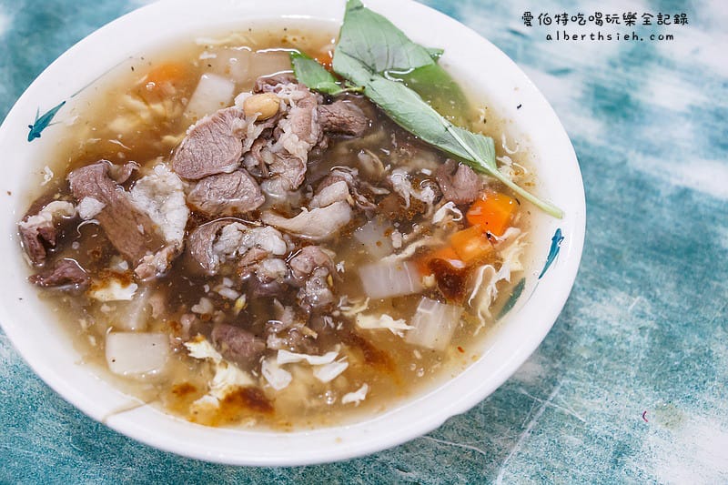 滋味嘉羊肉麵．鶯歌美食（羊肉Q彈軟嫩有彈性的好吃）